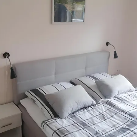 アパート Roesner